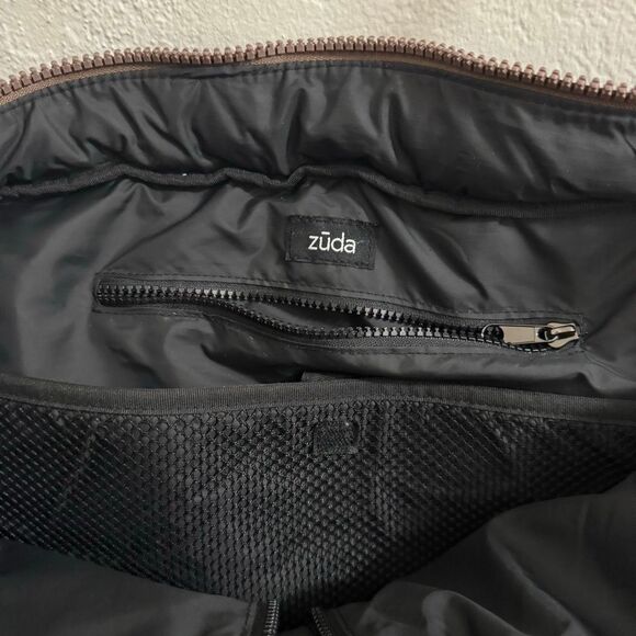 Zūda Bronze Metallic Quilted Nylon Crossbody Carryall Bag - Picture 5 of 8